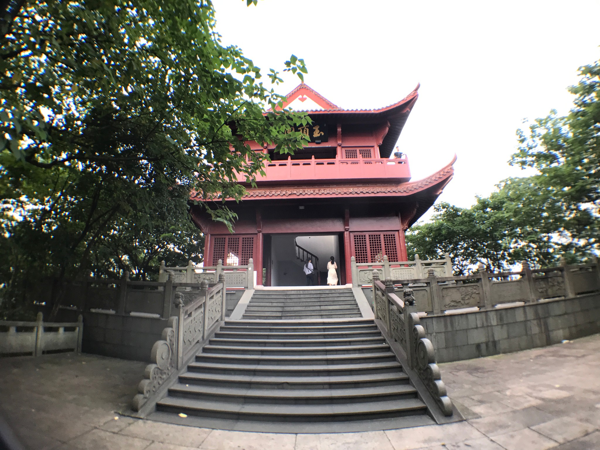 杭州           