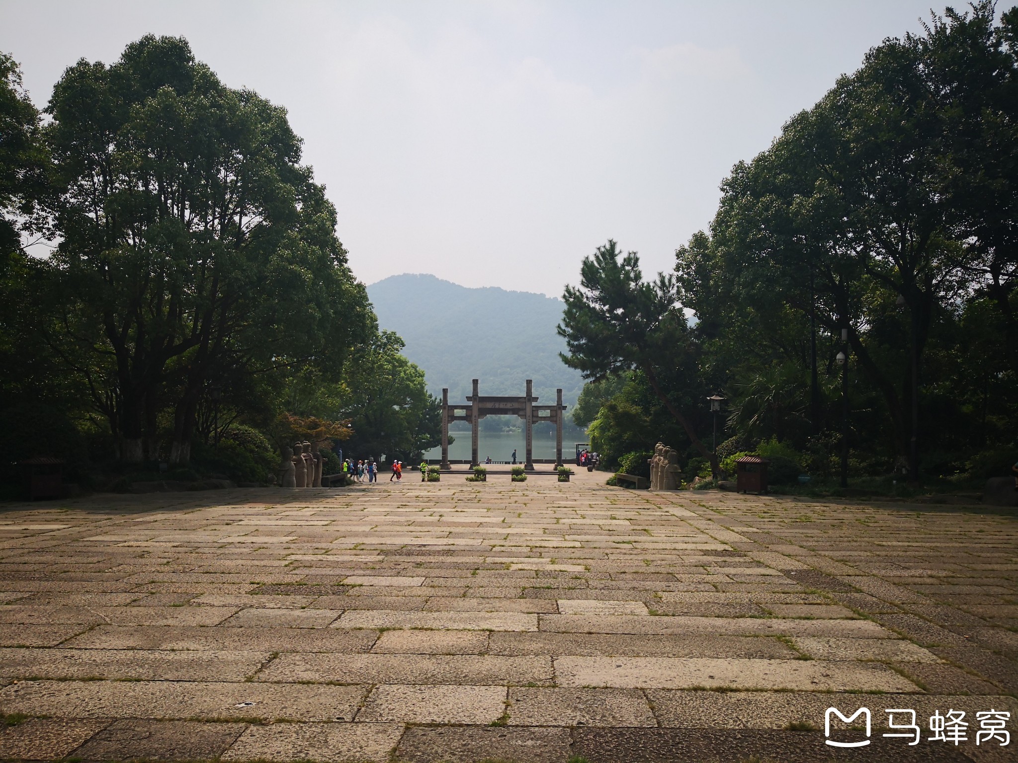 暑天游览杭州萧山区的湘湖之城山广场走遍杭州