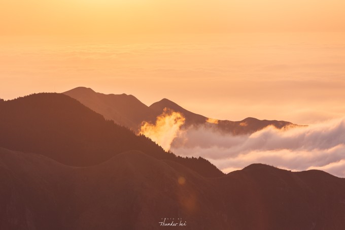 人间朝暮,草黄惊秋,惊鸿一瞥,秋落武功山 人间朝暮,草黄惊秋,惊鸿一瞥,秋落武功山