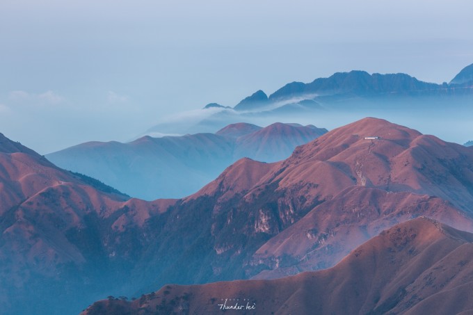 人间朝暮,草黄惊秋,惊鸿一瞥,秋落武功山 人间朝暮,草黄惊秋,惊鸿一瞥,秋落武功山