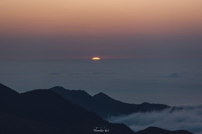 人间朝暮,草黄惊秋,惊鸿一瞥,秋落武功山 人间朝暮,草黄惊秋,惊鸿一瞥,秋落武功山