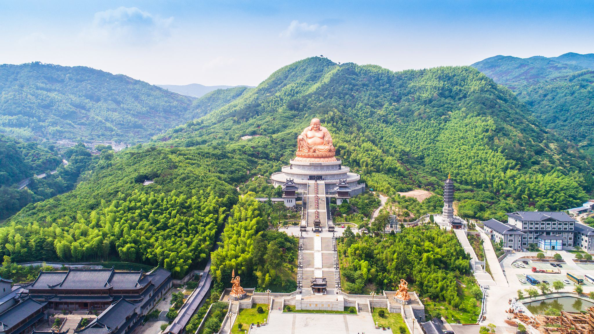 溪口雪窦山风景名胜区门票(世界最 高的坐姿铜制露天弥勒大佛造像