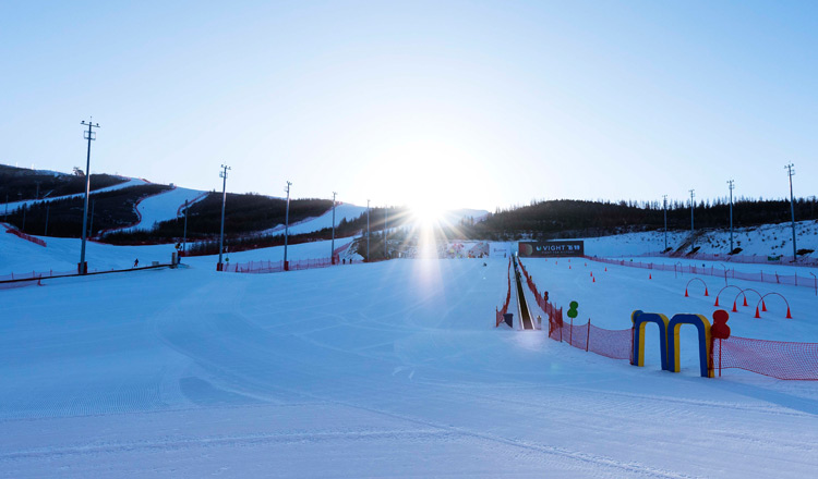 张家口崇礼 万龙滑雪场【双龙酒店】3天2晚(双人自带板2天全区域畅滑