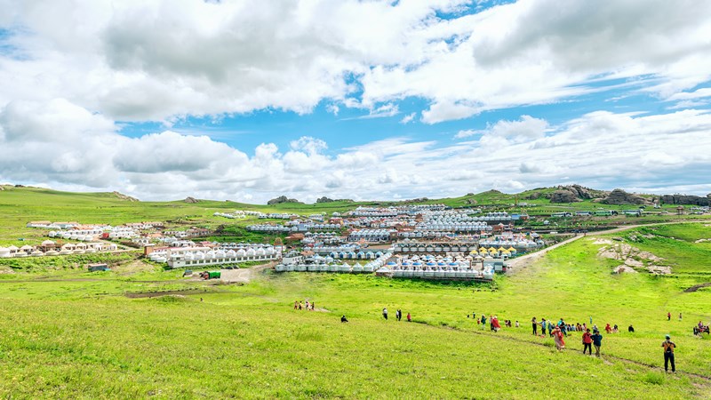 私家定制团/辉腾锡勒草原 黄花沟旅游景区 乌兰哈达火山2日私家定制游