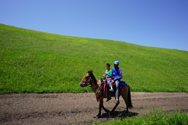 8月底去那拉提，天气怎么样