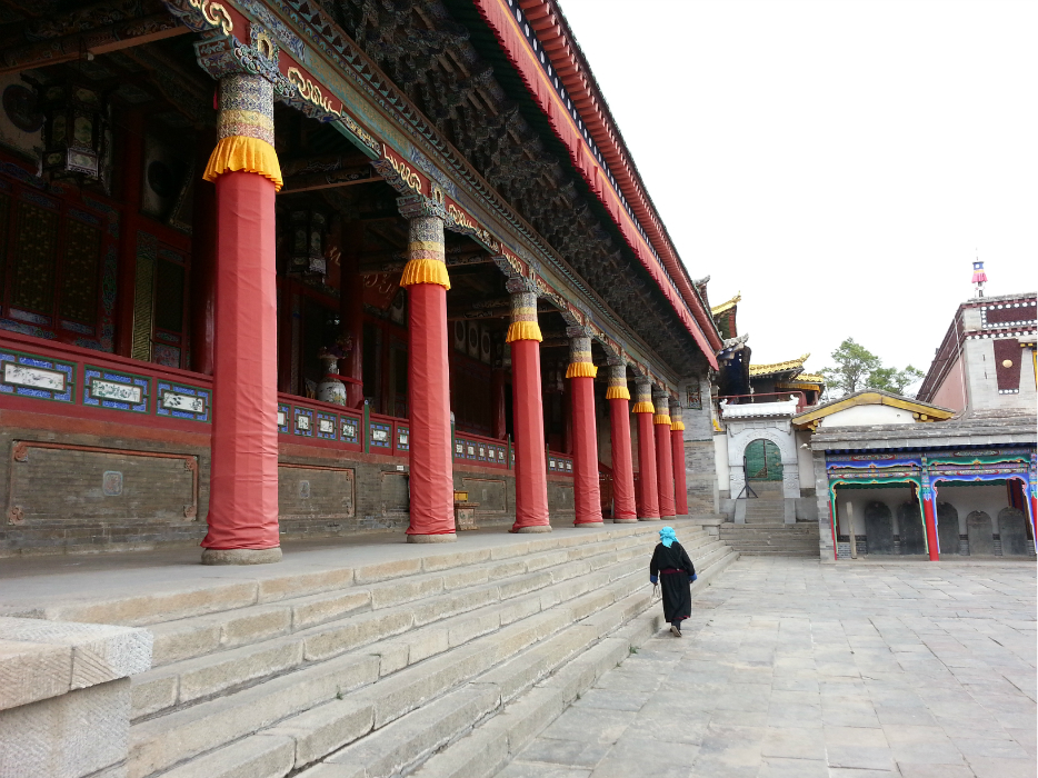 塔尔寺里面有些地方是不对外开放了,只有阿卡和