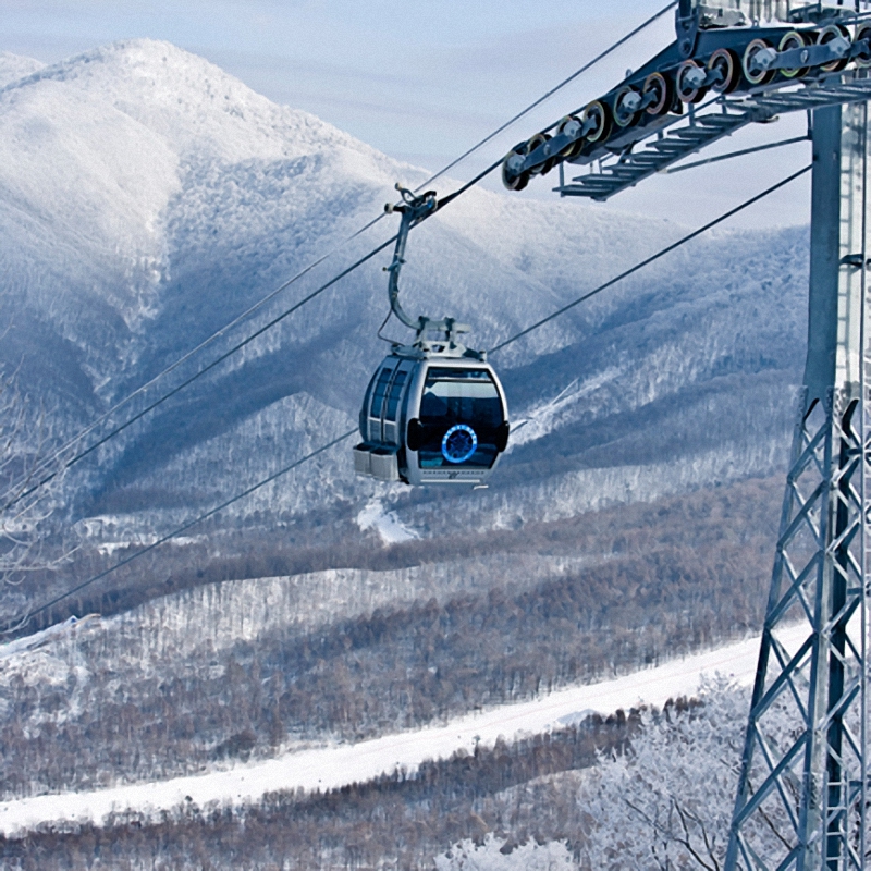 北大壶采用了世界知名的索道运输器材—— 奥地利多贝玛亚(doppelmayr