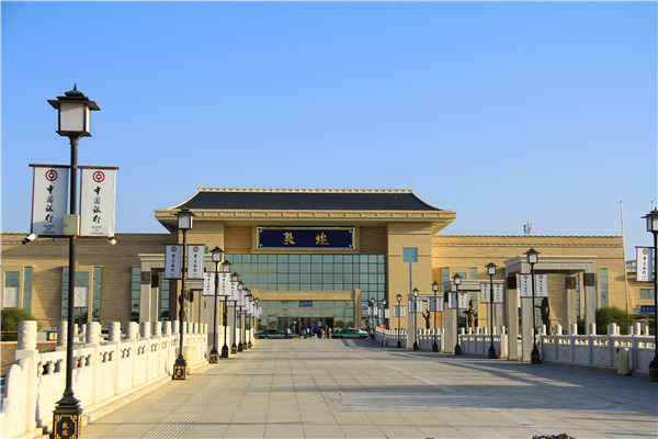 敦煌火车站