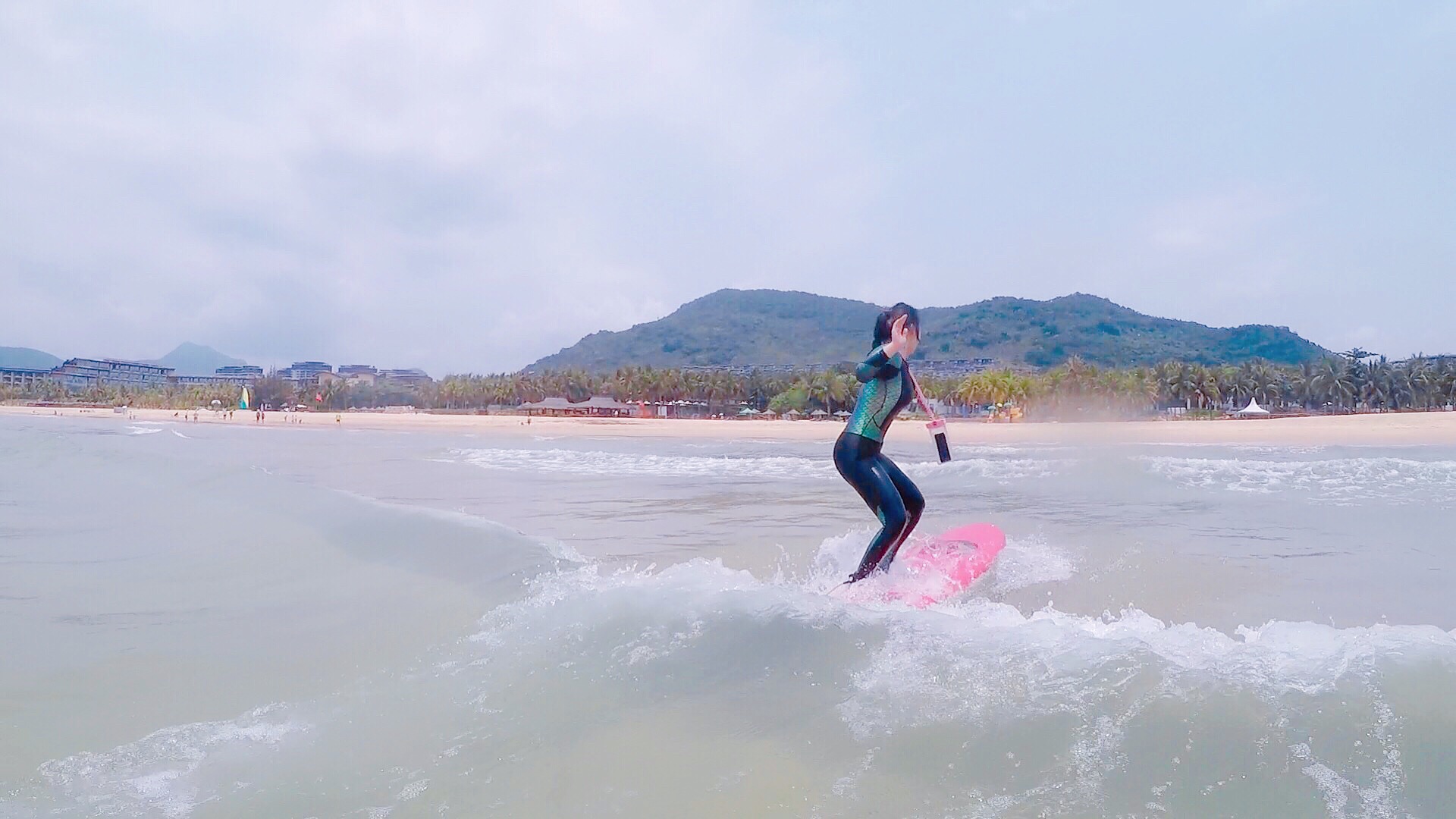 海南万宁冲浪圣地痴迷于那一抹蓝石梅湾艾美酒店小攻略新手冲浪体验