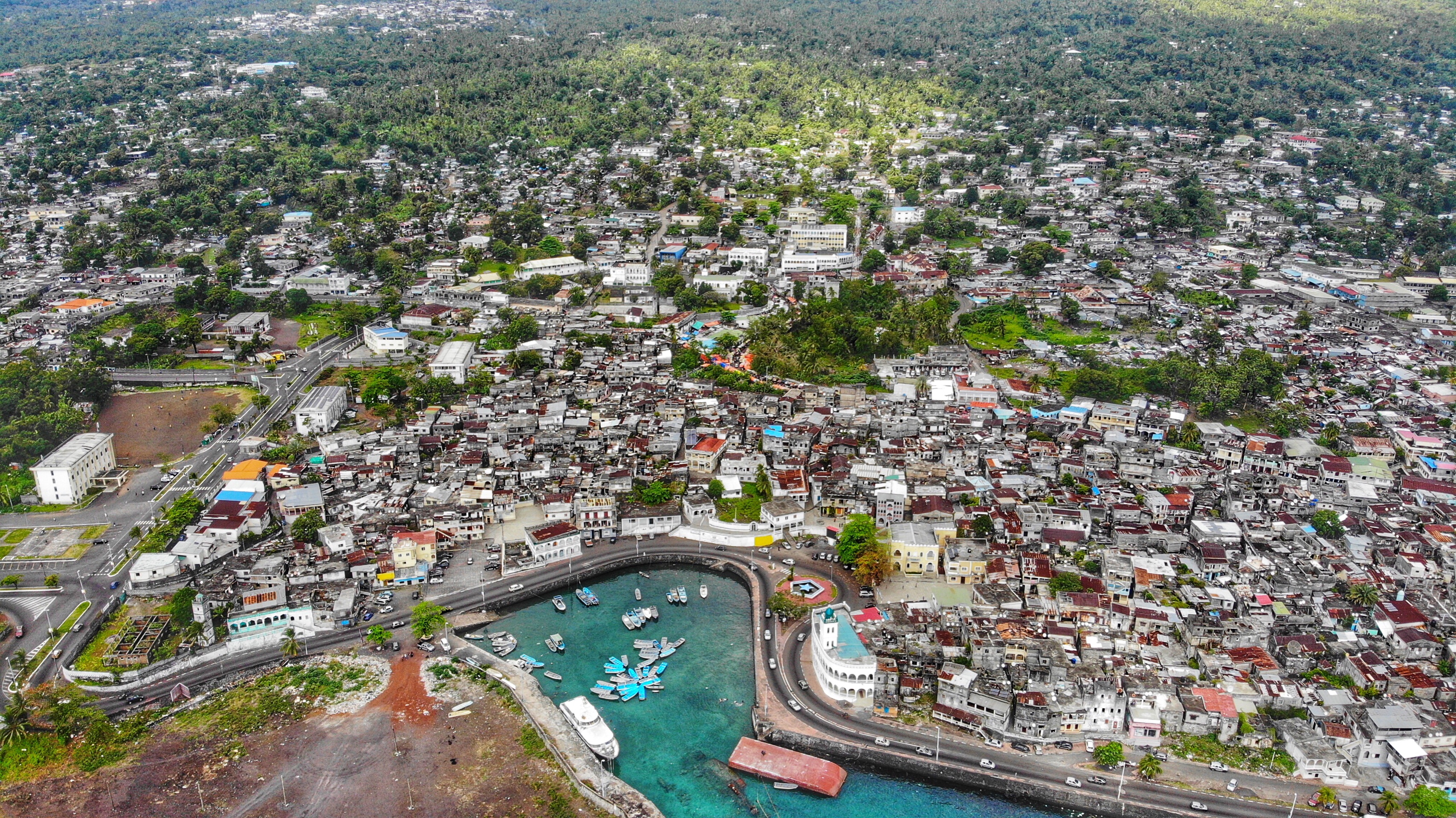 贡嘎县到科摩罗旅游