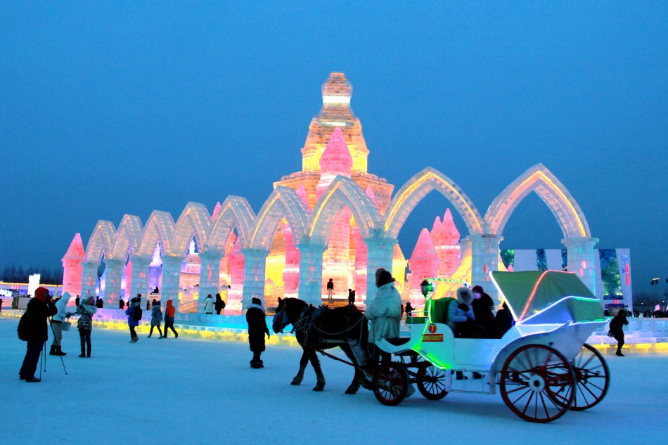 哈爾濱冰雪大世界門票 回到兒時最初的夢(含冰燈 冰雕 雪雕觀光通票