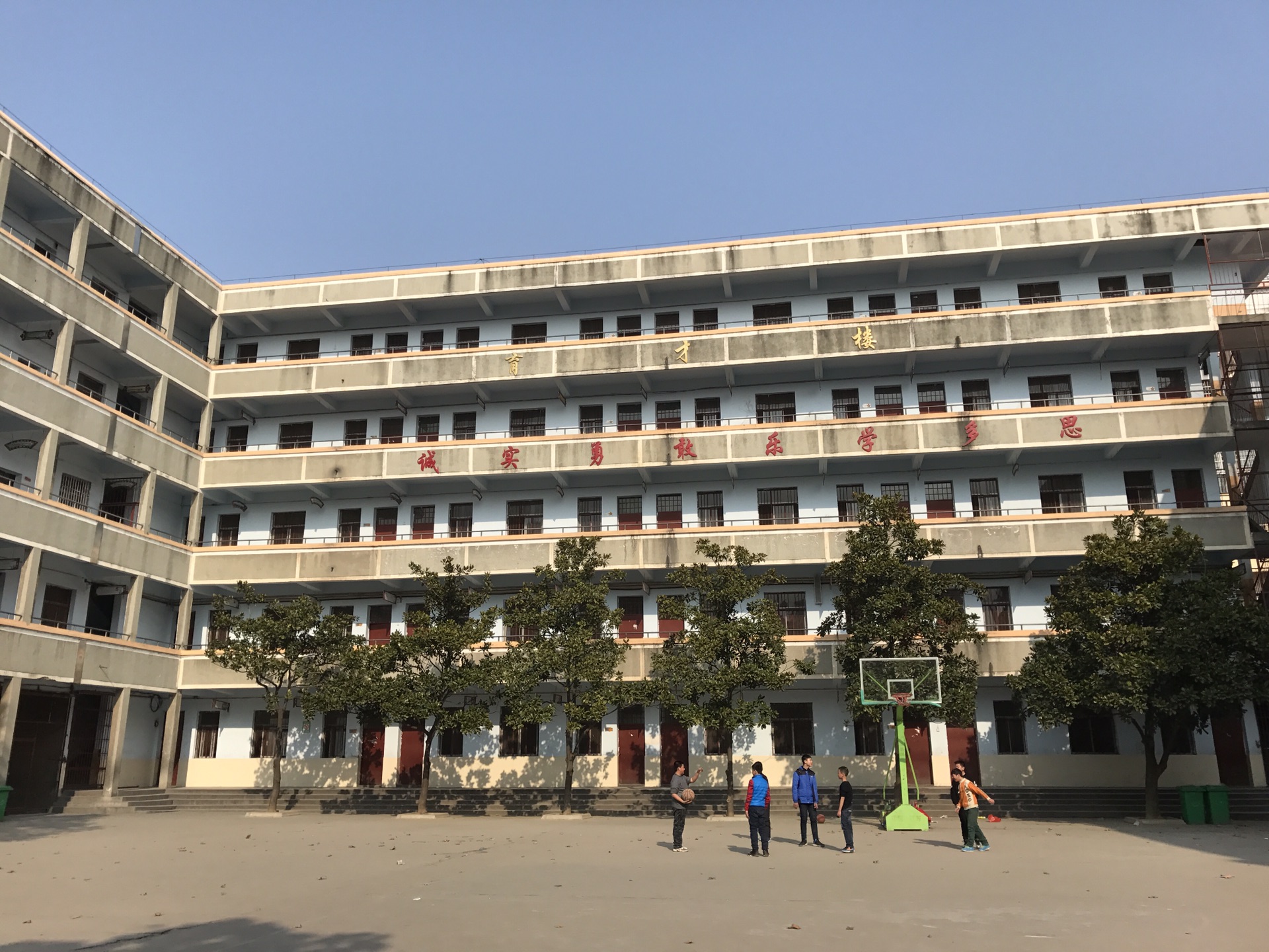 湖北省大悟县一个不知名小县城的冬天