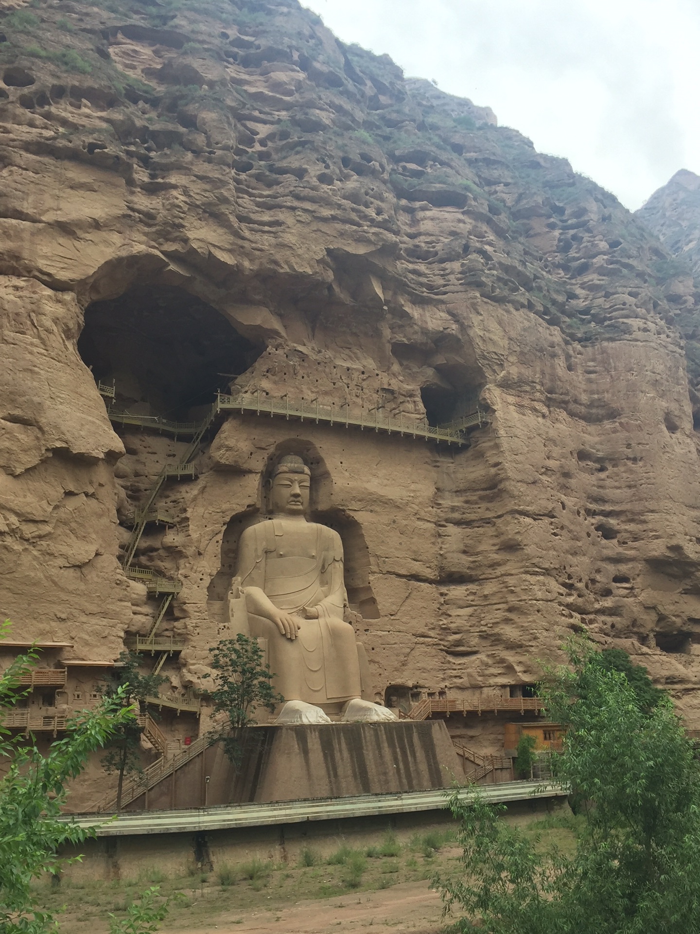 兰州永靖炳灵寺 -- 丝绸之路的佛窟艺术