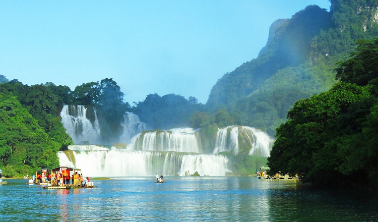 魅力广西 德天瀑布 古龙山漂流 巴马3日游(游览壮美山水 探寻长寿之道