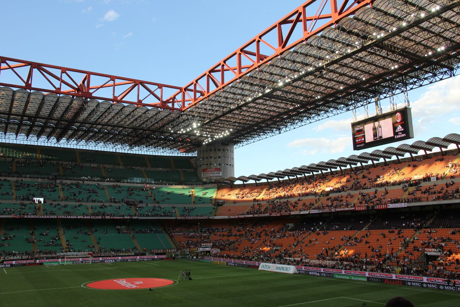 米兰大教堂,大教堂广场,斯福尔扎城堡,圣玛利亚修道院,圣西罗球场.