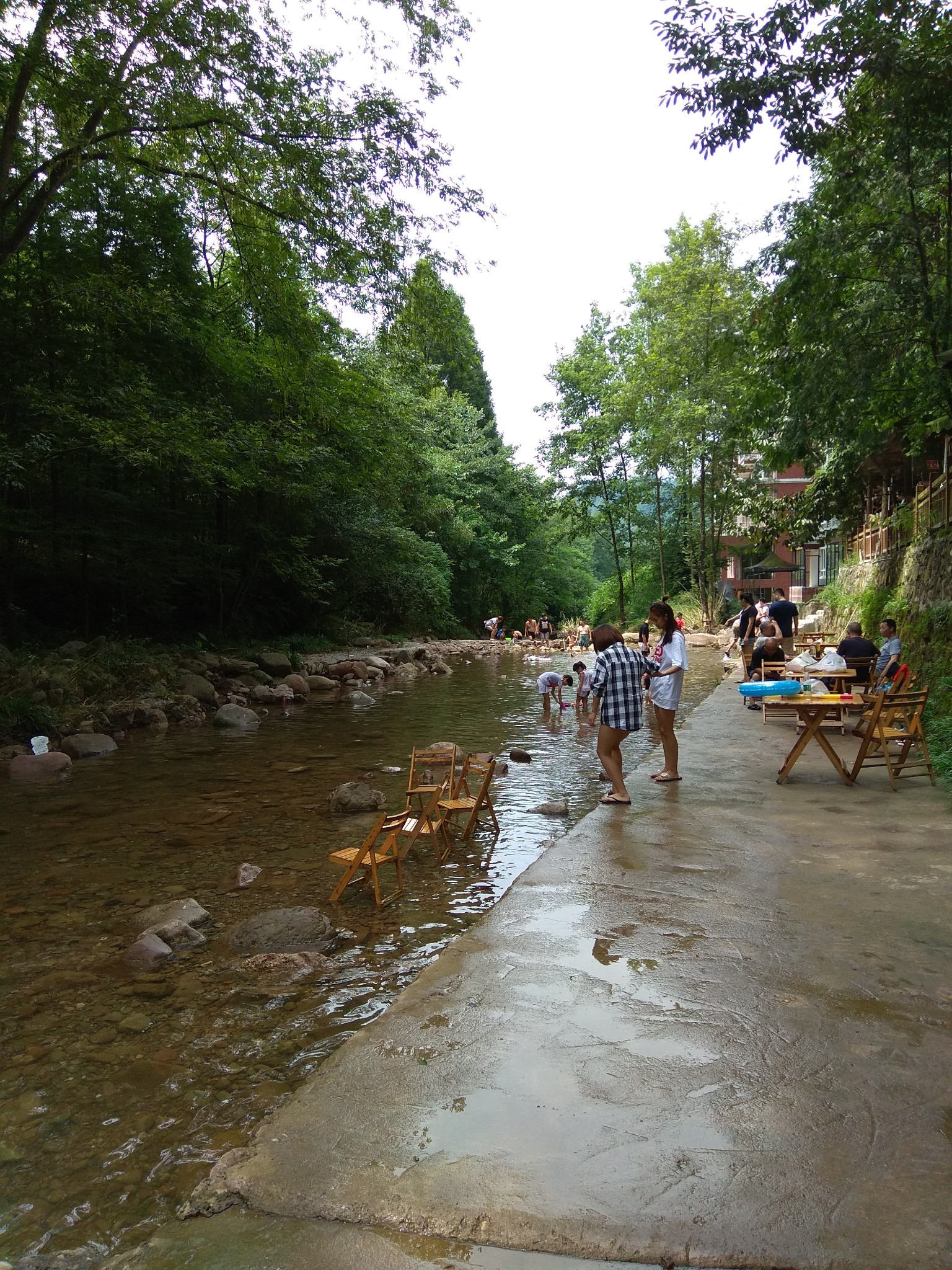 成都周边一日游耍水 洗野澡——崇州九龙沟