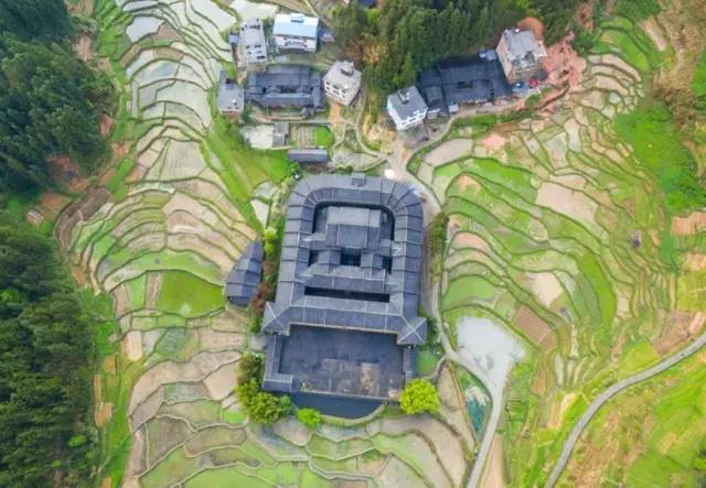 安贞堡     建成百年不结蜘蛛网