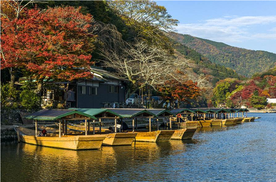 日本京都岚山保津川泛舟漂流(龟冈至嵯峨水路版岚山小火车 赏别样保津