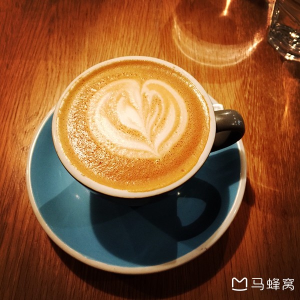你在新西兰哪里尝试过"小白咖啡"(flat white),有哪些推荐的咖啡馆吗?