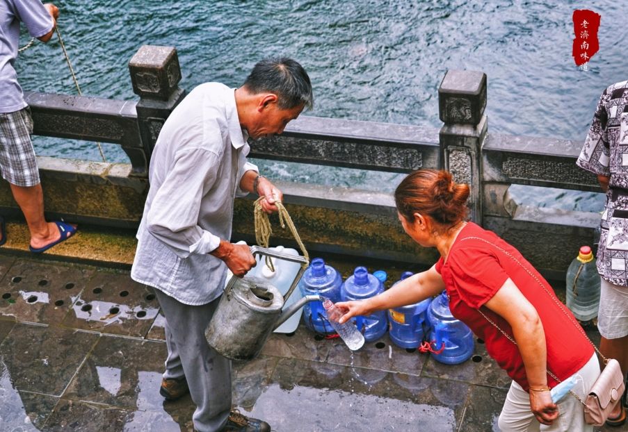 清晨打水,这才是老济南人生活的正确打开方式!