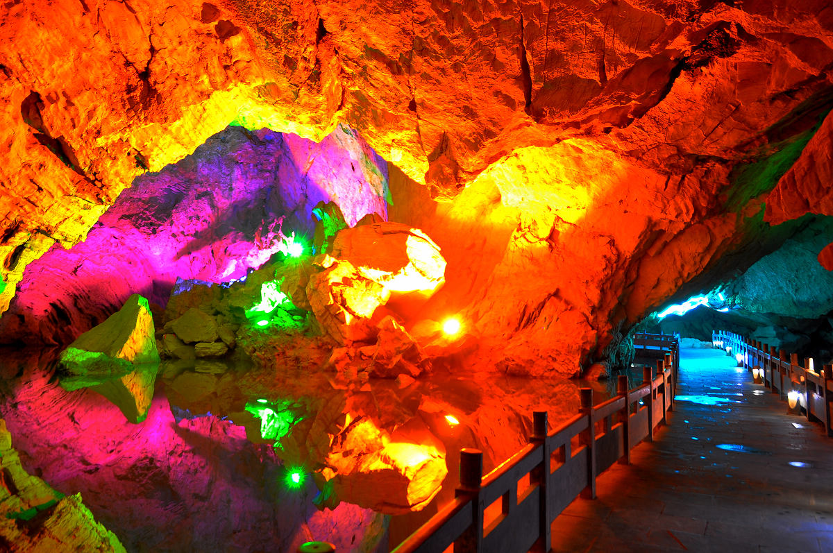 凤凰古城九景门票 南方长城门票 奇梁洞门票(前20名赠送导游服务)