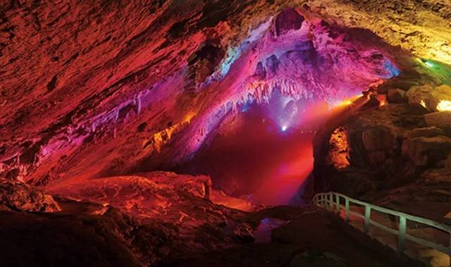 清远九龙小镇门票 赠送九龙传说 溶洞大片 玻璃观景平台(随买随用