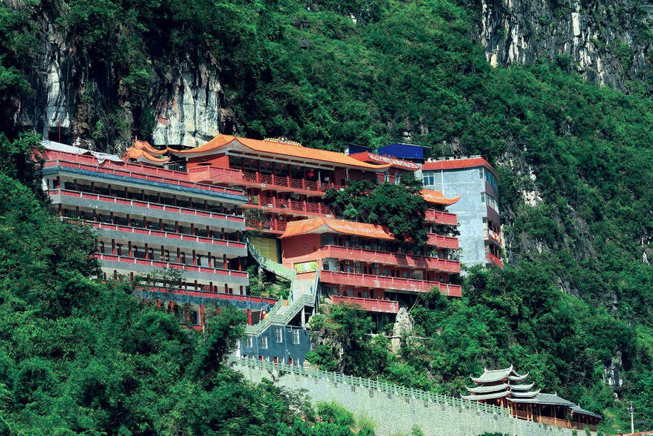 南寧伊嶺巖 馬山弄拉 小都百農家樂 大龍湖景區一日遊