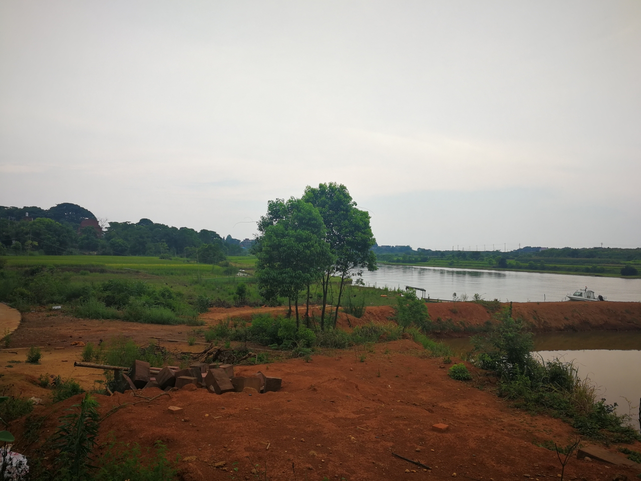 进贤军山湖国际大酒店
