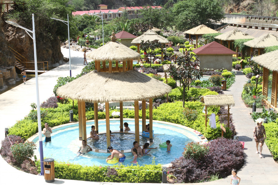 原始部落野温泉度假村温泉票/电子票(优美的普渡河河床沿岸风景 陡峭