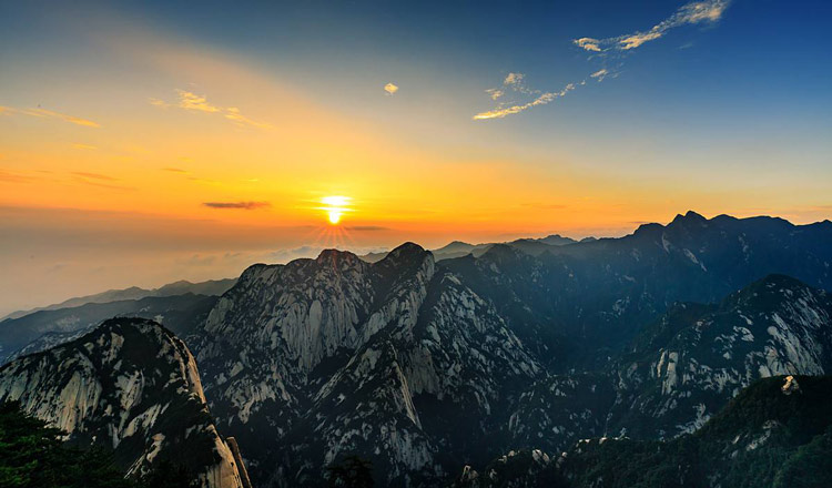 醉美华山之旅 华山打卡网红野外帐篷露营(观华山日出 华山北峰索道
