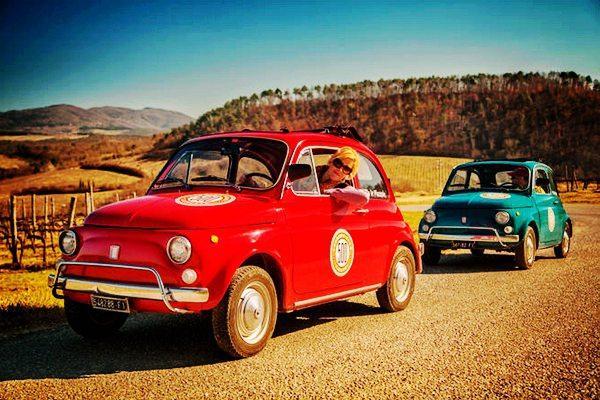 fiat 500共历经三代车型:fiat 500 topolino(1936-1955);fiat 500