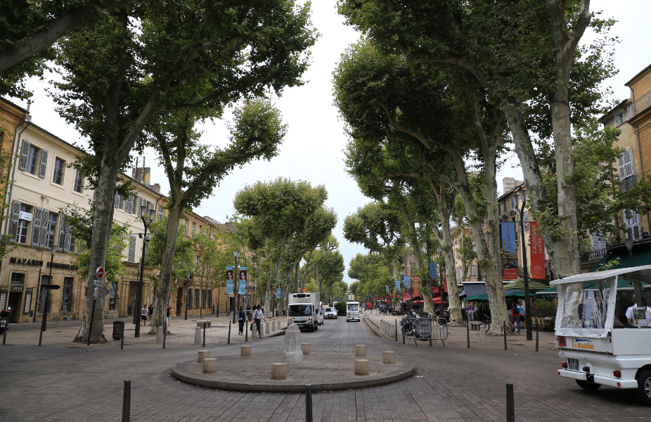 艾克斯(aix-en-provence:普罗旺斯的前首府,这座拥有林荫大道,喷泉