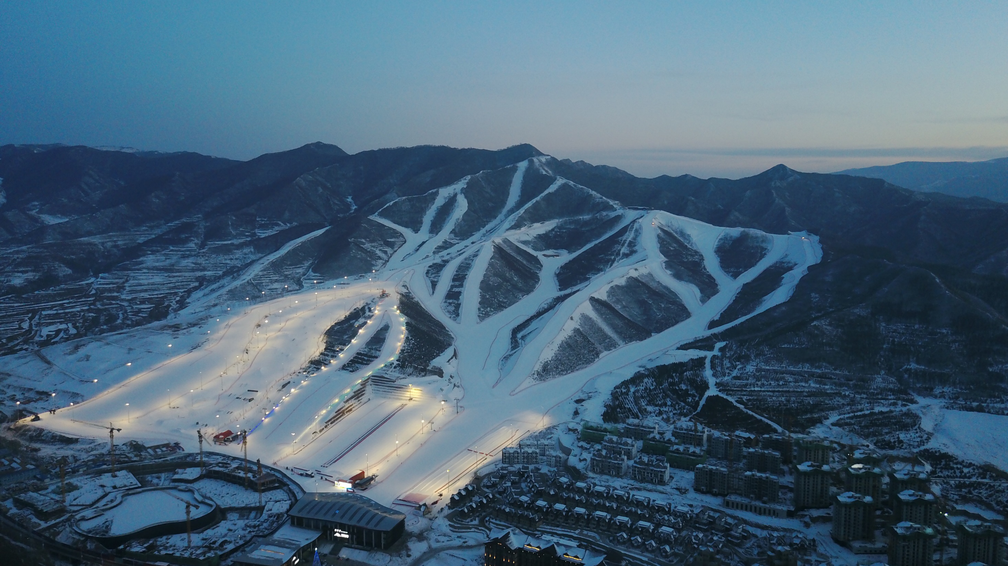 崇禮 自由行攻略 富龍滑雪場的造雪面積達80萬