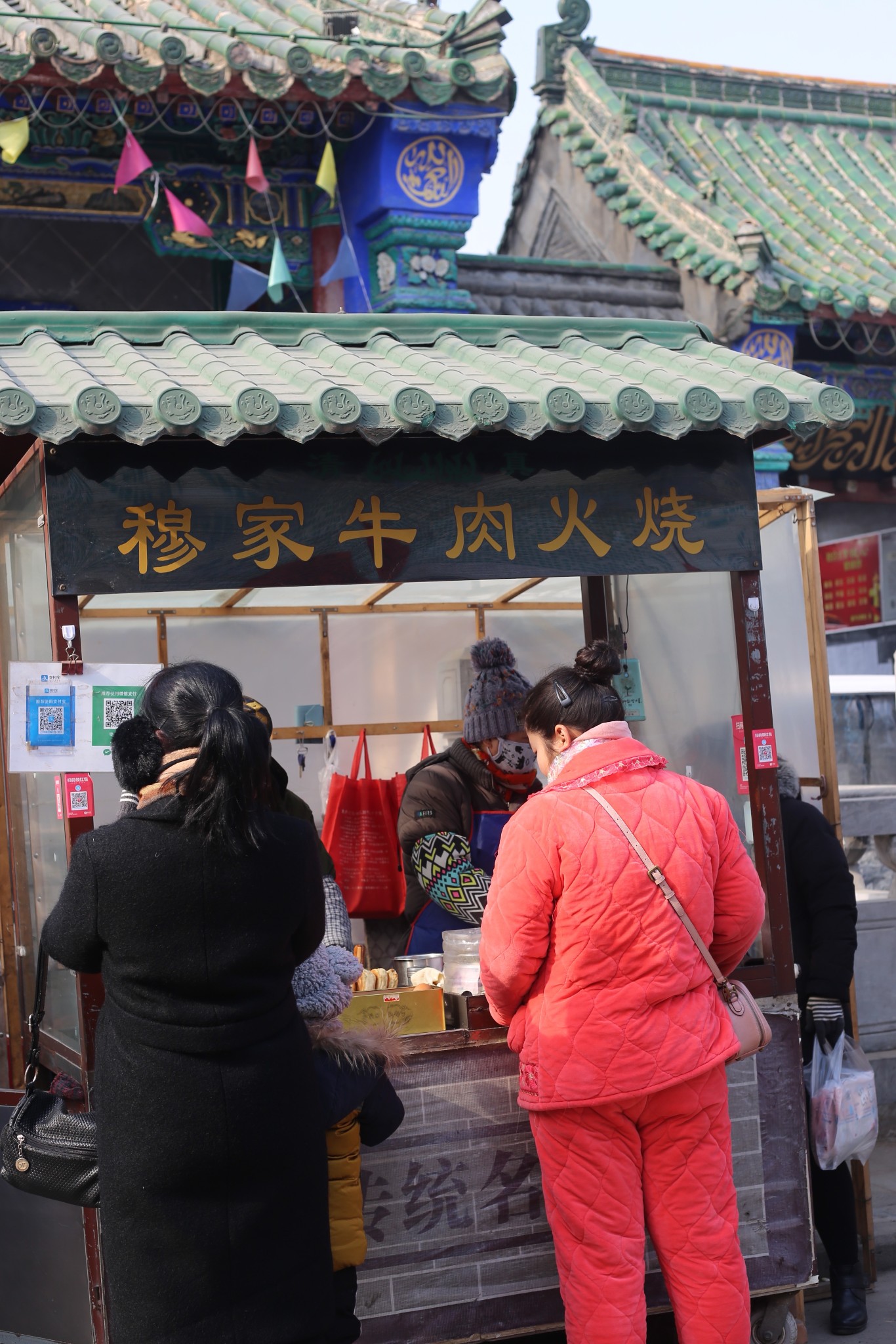 开封早餐吃什么?东大寺前这条回民街让你扶墙进扶墙出