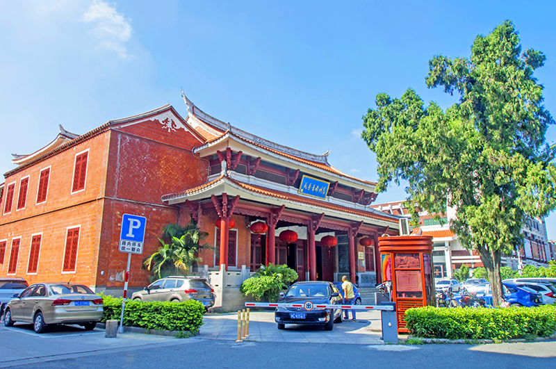    靠近梨园古典剧院就是南音艺苑