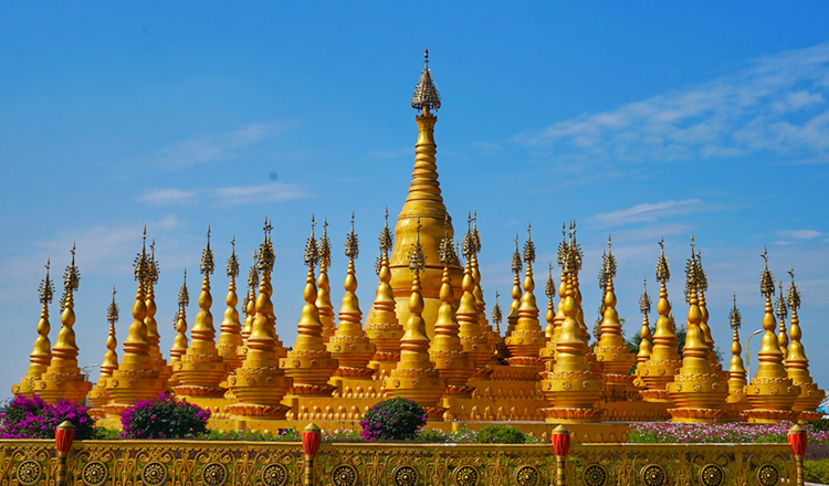 西双版纳 德宏 保山出发l云南旅游包车西双版纳包车一日游 腾冲 瑞丽