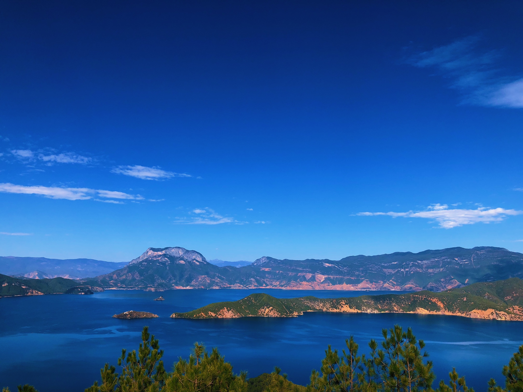  Lugu Lake