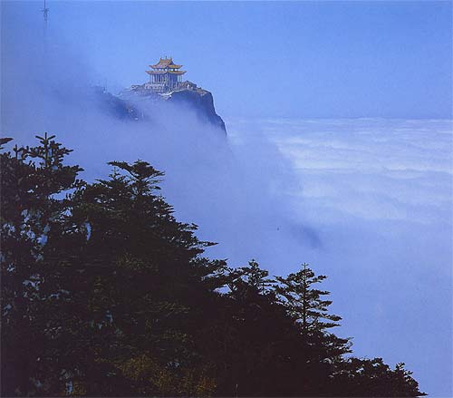 :30午餐,午餐品嚐峨眉山當地特色