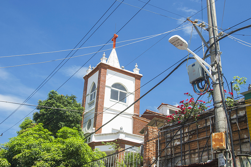              西街上的基督教泉西