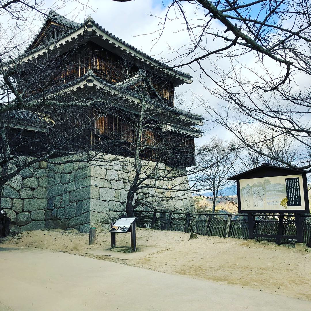 冬季日本小众旅游地-松山(东京爱情故事拍摄地梅津寺站)_游记