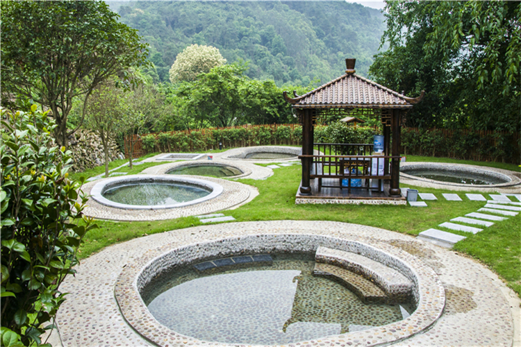 双景双游 贺州姑婆山 温泉森林酒店3天2晚 含温泉 姑婆山门票 早晚餐