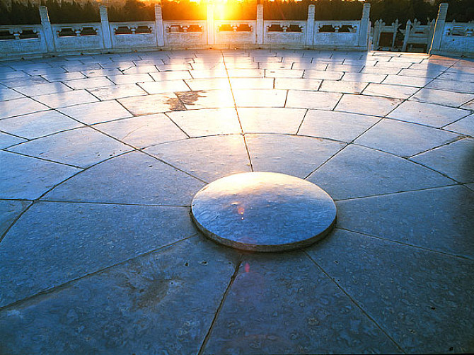 祈年殿配殿 皇乾殿 燔柴炉 圜丘坛 天心石 皇穹宇 三音石 回音壁 云门