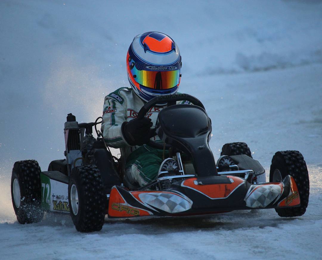               雪地卡丁车  图片