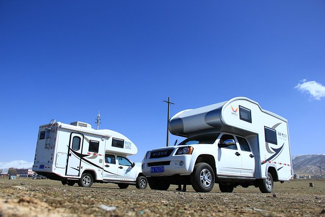 房车青甘大环线拼/包车8日游塔尔寺/拉脊山/茶卡盐湖/柴达木盆地/翡翠