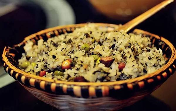 恩施 自由行攻略>>>社饭  在土家风俗里,每年二月十九,六月十九,九月