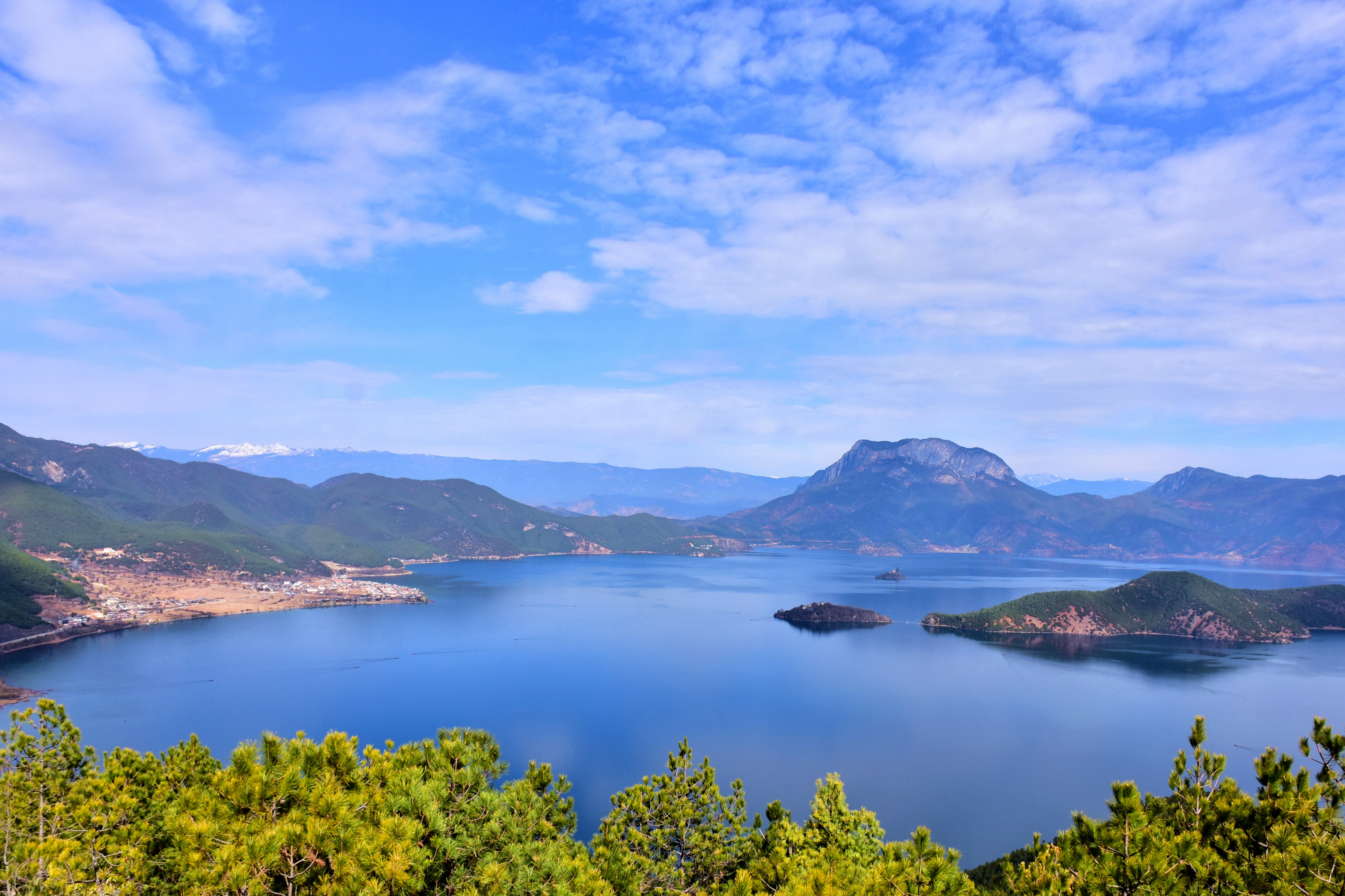  Lugu Lake