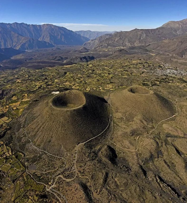 世界上為數不多擁有眾多火山錐的地區之一,64公里的範圍內,谷內的死