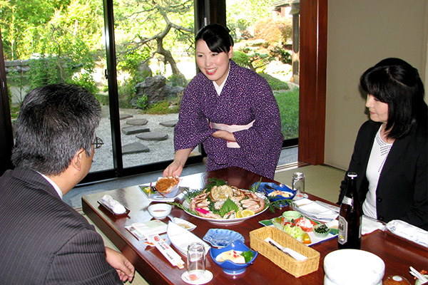 札幌蟹本家北海道螃蟹料理专门店座位预订预约 原汁原味整煮活蟹 札幌福冈名古屋3大代表店皆可预约 日本首家正宗螃蟹料理