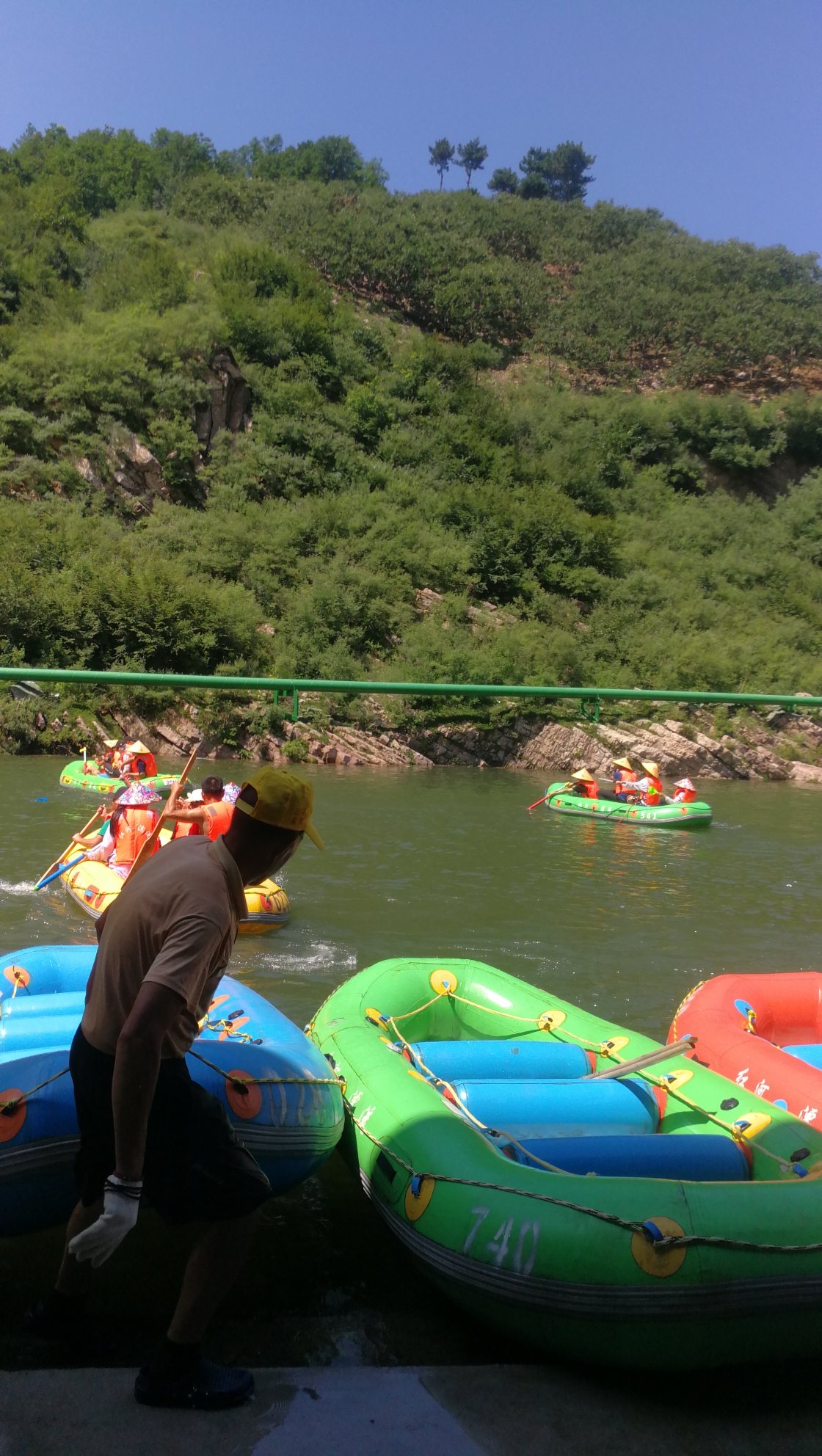 兴隆红河谷漂流