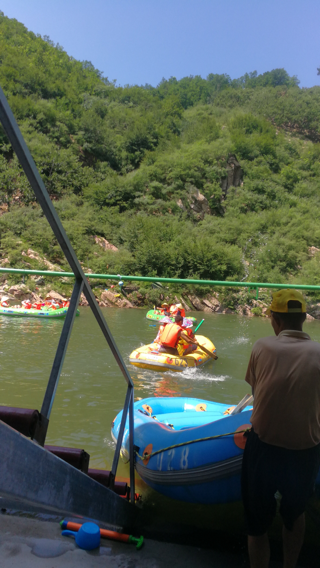 兴隆红河谷漂流